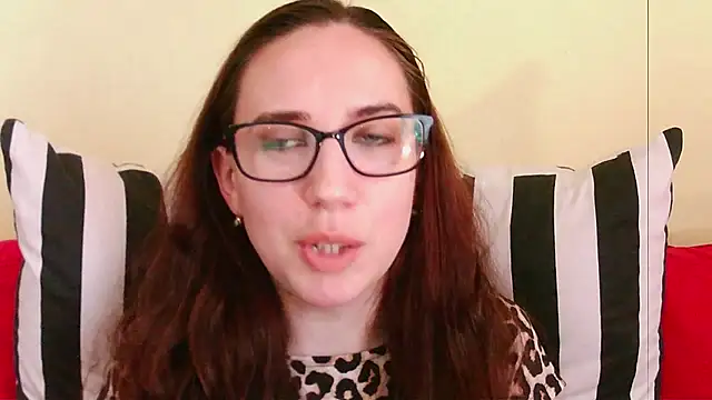 Snapshot of EmilyHotAngel chatting on 06/10/26, 01:12 EmilyHotAngel online show from 06/10/26, 01:12