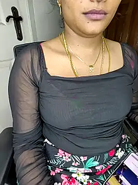 Snapshot of Tamil__Thara003 chatting on 06/21/26, 06:25 Tamil Thara003 online show from 06/21/26, 06:25