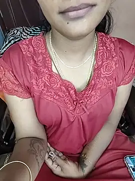 Snapshot of Tamil__Thara003 chatting on 07/17/26, 04:10 Tamil Thara003 online show from 07/17/26, 04:10