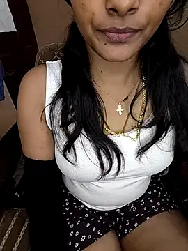 Snapshot of Tamil__Thara003 chatting on 07/11/26, 02:06 Tamil Thara003 online show from 07/11/26, 02:06