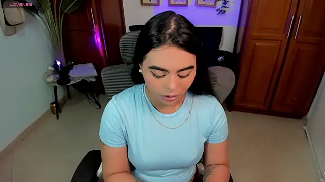 Margot Robie online show from 05/25/26, 02:05