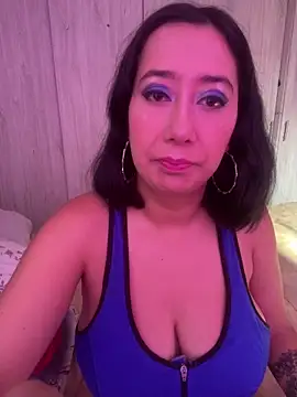 Snapshot of saramaSS chatting on 05/15/26, 07:56 saramaSS online show from 05/15/26, 07:56