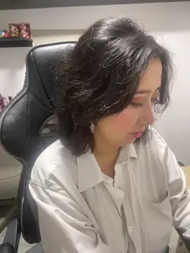 Snapshot of saramaSS chatting on 05/12/26, 03:58 saramaSS online show from 05/12/26, 03:58