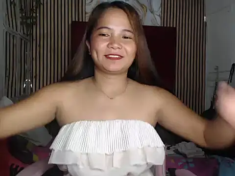 Snapshot of Lenasis chatting on 05/29/26, 07:47 Lenasis online show from 05/29/26, 07:47