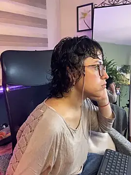 Lusiana   online show from 05/25/26, 01:10