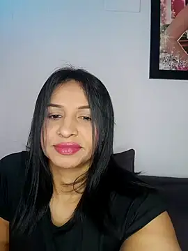 Snapshot of mell0102 chatting on 06/20/26, 12:21 mell0102 online show from 06/20/26, 12:21