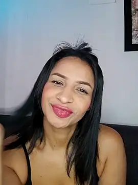 Snapshot of mell0102 chatting on 06/18/26, 12:43 mell0102 online show from 06/18/26, 12:43