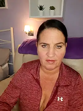 Snapshot of Velvet-Milf chatting on 05/16/26, 07:51 Velvet-Milf online show from 05/16/26, 07:51