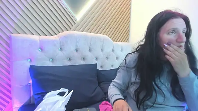 Snapshot of CloeMature chatting on 06/15/26, 02:56 CloeMature online show from 06/15/26, 02:56