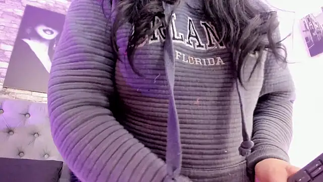 Snapshot of CloeMature chatting on 06/06/26, 03:23 CloeMature online show from 06/06/26, 03:23