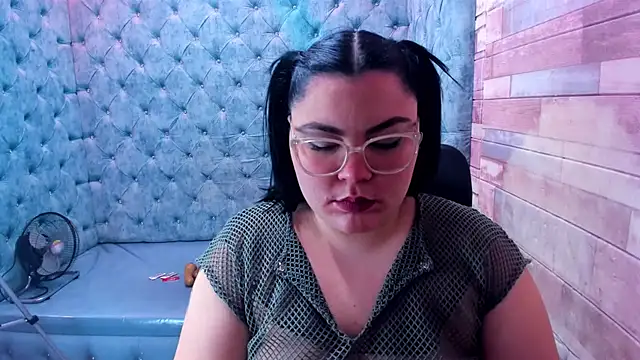 Snapshot of Sweet_Nova_ chatting on 05/19/26, 11:50 Sweet Nova online show from 05/19/26, 11:50