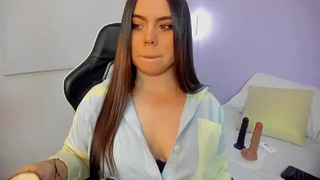 luna blazze  online show from 06/20/26, 12:32