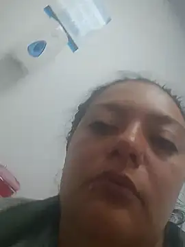 Snapshot of FabritziAPiel chatting on 06/18/26, 12:10 FabritziAPiel online show from 06/18/26, 12:10