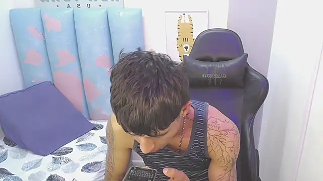 liam play online show from 05/19/26, 04:08