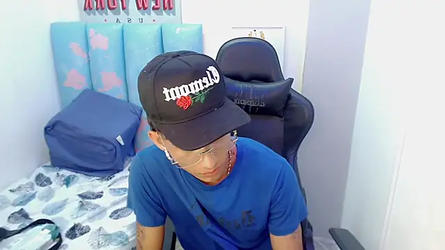 liam play online show from 05/11/26, 04:47