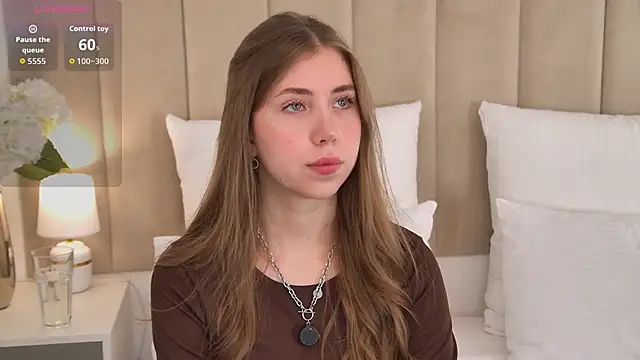 EvaAkiins online show from 05/06/26, 05:50