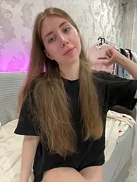 EvaAkiins online show from 06/02/26, 06:41