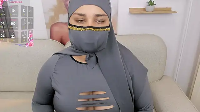 Snapshot of Salma_farouk chatting on 06/18/26, 03:16 Salma farouk online show from 06/18/26, 03:16