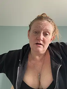 Kellilyn10 online show from 06/04/26, 07:29