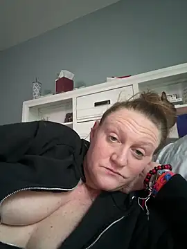 Kellilyn10 online show from 06/18/26, 10:31
