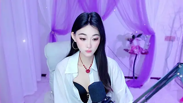 Tili Lucky online show from 05/17/26, 12:32