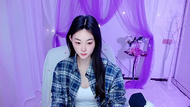 Tili Lucky online show from 06/17/26, 01:16