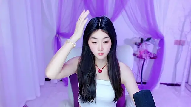 Tili Lucky online show from 06/04/26, 01:10