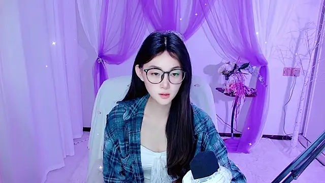 Tili Lucky online show from 06/18/26, 01:04