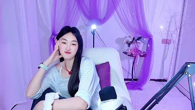 Tili Lucky online show from 06/12/26, 01:09