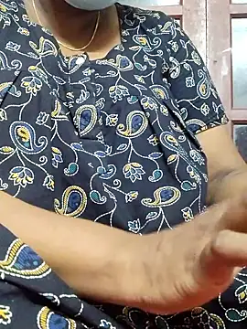 tamilkavitha123 online show from 05/18/26, 04:29