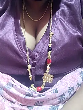 Snapshot of tamilkavitha123 chatting on 05/31/26, 04:57 tamilkavitha123 online show from 05/31/26, 04:57