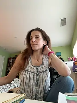 Raevyn online show from 05/25/26, 07:01