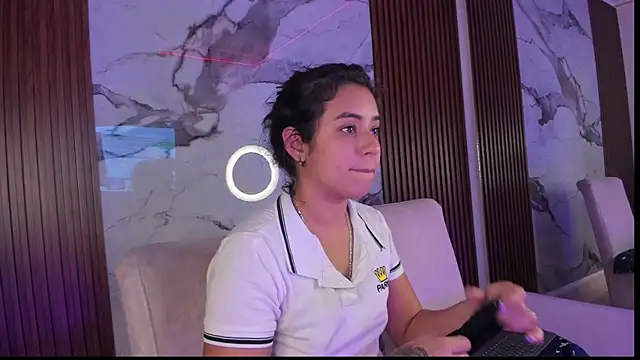 GabyHott  online show from 07/07/26, 02:14