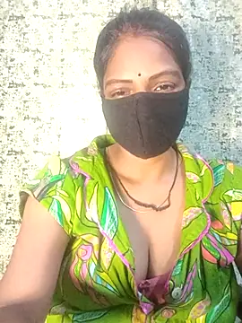 Snapshot of Juli_80 chatting on 07/18/26, 06:38 Juli 80 online show from 07/18/26, 06:38