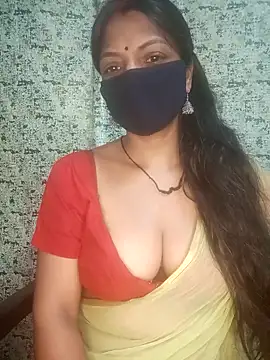 Snapshot of Juli_80 chatting on 06/10/26, 01:29 Juli 80 online show from 06/10/26, 01:29