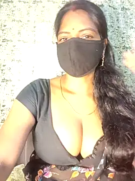 Snapshot of Juli_80 chatting on 07/18/26, 01:36 Juli 80 online show from 07/18/26, 01:36