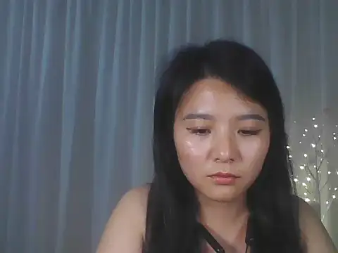 Snapshot of Youyou-uu chatting on 05/08/26, 10:19 Youyou-uu online show from 05/08/26, 10:19