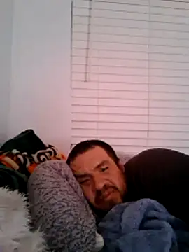 Snapshot of Almircorral2211 chatting on 06/11/26, 06:10 Almircorral2211 online show from 06/11/26, 06:10
