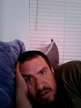 Snapshot of Almircorral2211 chatting on 06/10/26, 04:46 Almircorral2211 online show from 06/10/26, 04:46