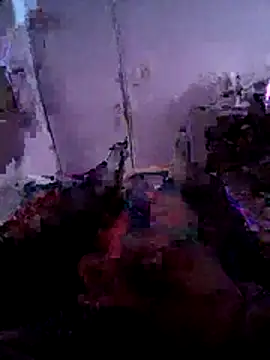Snapshot of Almircorral2211 chatting on 06/18/26, 04:22 Almircorral2211 online show from 06/18/26, 04:22