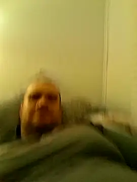 Snapshot of Almircorral2211 chatting on 06/30/26, 04:01 Almircorral2211 online show from 06/30/26, 04:01