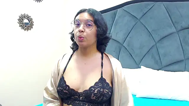 Snapshot of Emmaa_Lexx chatting on 05/26/26, 02:20 Emmaa Lexx online show from 05/26/26, 02:20