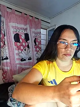 Snapshot of ZoeMorettii chatting on 06/17/26, 09:03 ZoeMorettii online show from 06/17/26, 09:03