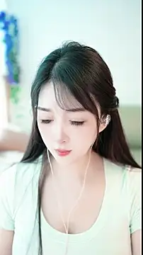 Snapshot of singer-wenwan chatting on 05/20/26, 06:32 singer-wenwan online show from 05/20/26, 06:32