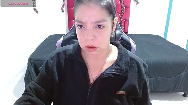 Snapshot of ariana1609 chatting on 05/22/26, 12:36 ariana1609 online show from 05/22/26, 12:36