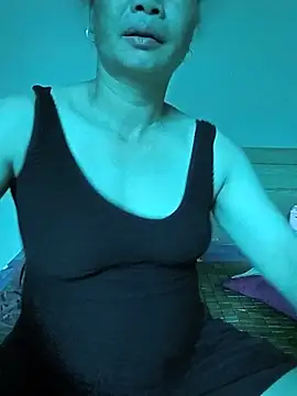 Snapshot of BlueGirlyeah chatting on 07/08/26, 02:24 BlueGirlyeah online show from 07/08/26, 02:24