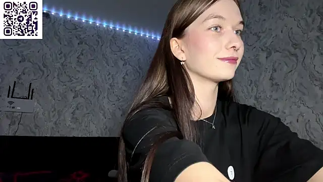 HinaDesire online show from 06/01/26, 09:58