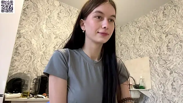 HinaDesire online show from 05/08/26, 04:00