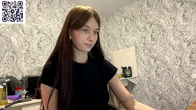 HinaDesire online show from 06/05/26, 11:21