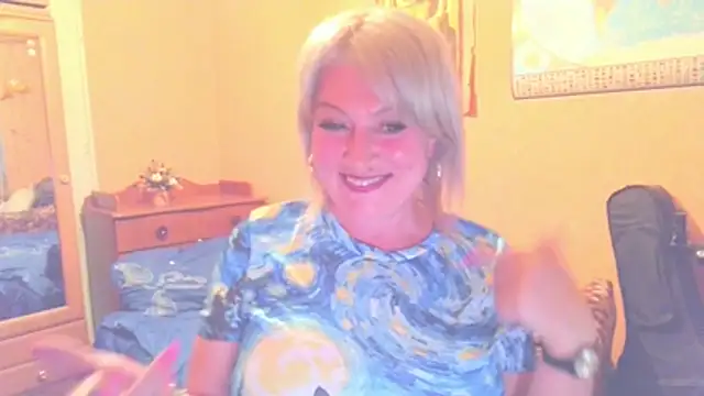 MollyyJoyy online show from 05/25/26, 06:39